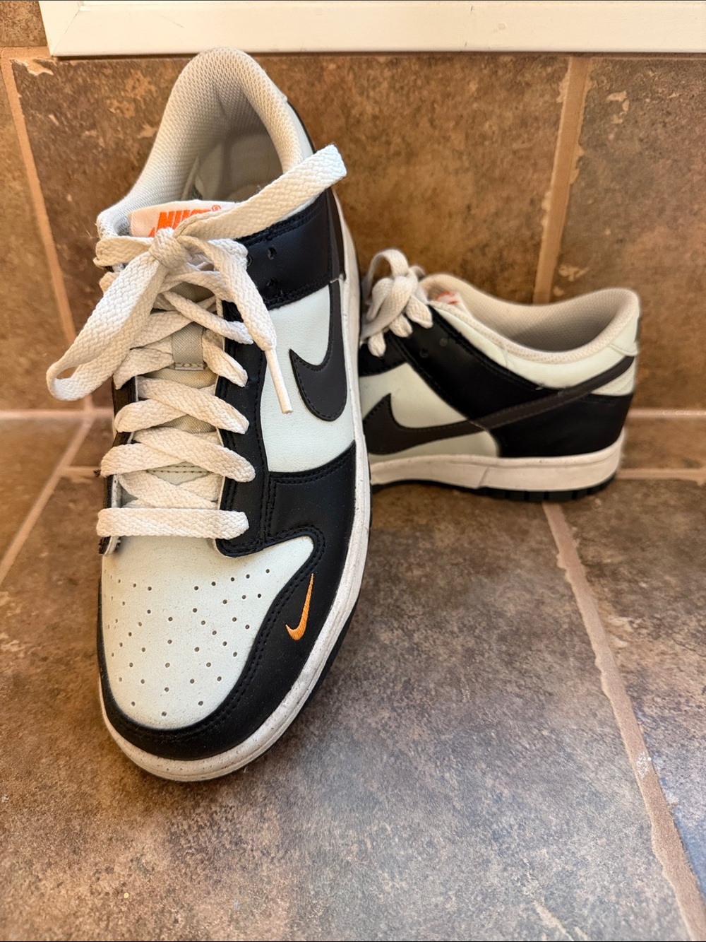 Kids Nike Dunk low black total orange mini swish